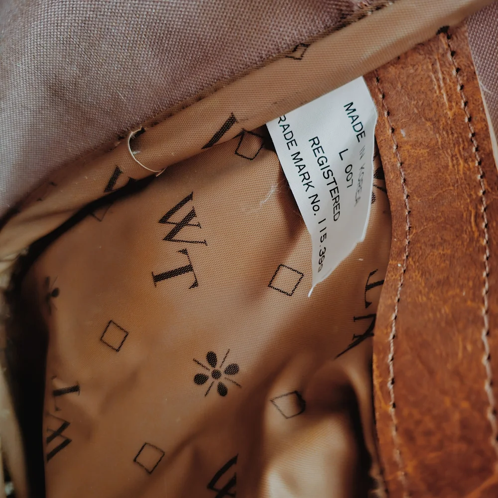 Vintage World Traveler Brown Leather Carry On Luggage - Picture 10 of 11